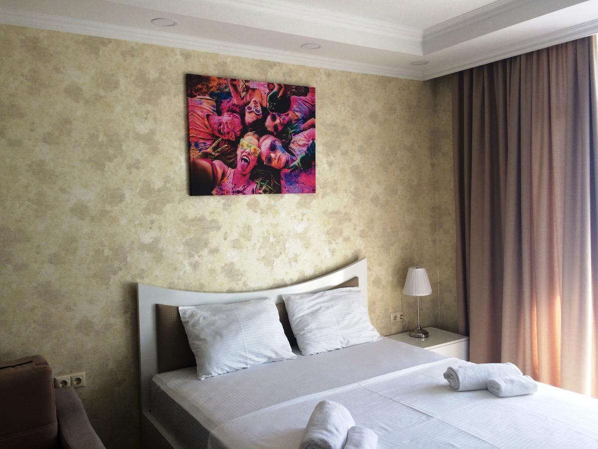 Apartment Selfie Batumi Bagian luar foto